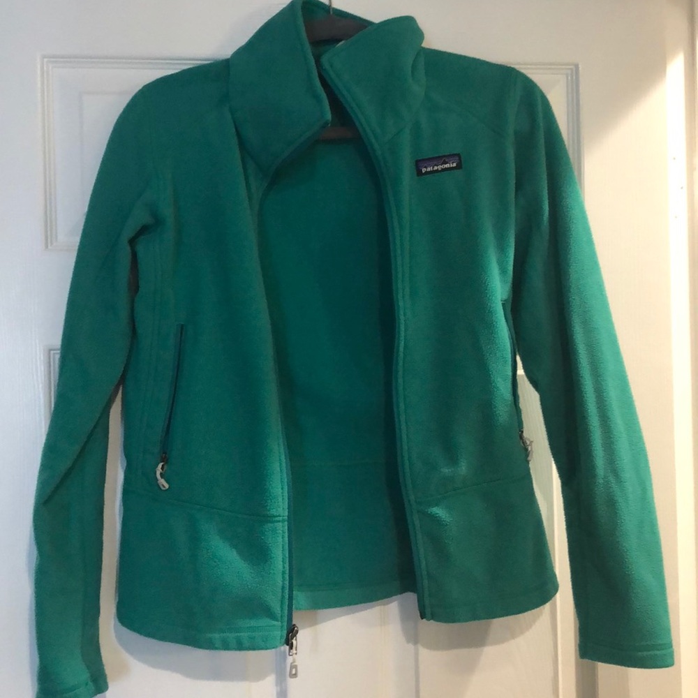 Size small (fits like true small) women’s jacket.